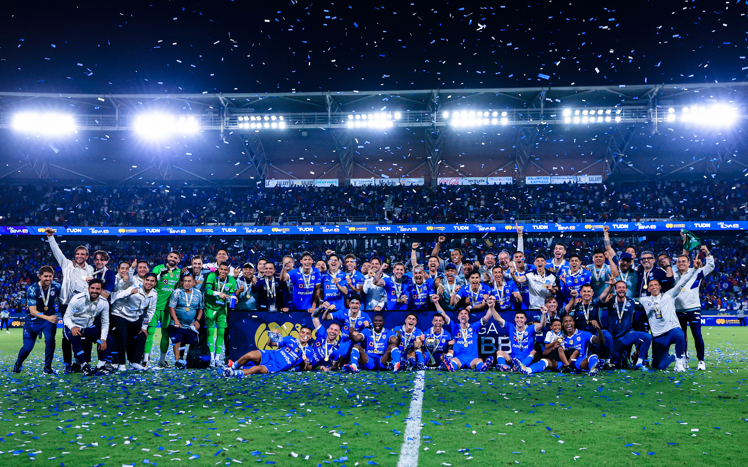 CRUZ AZUL  CAMPEÓN DE CAMPEONES 2026