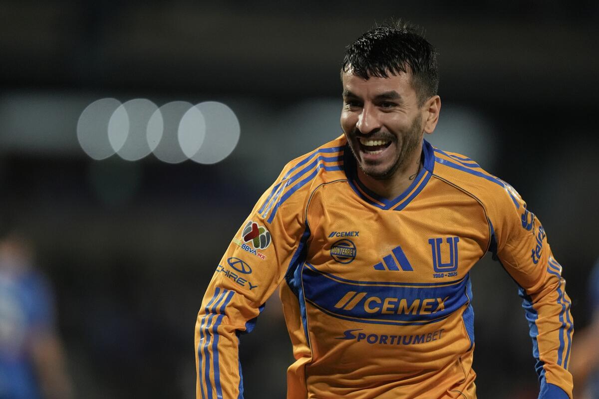 Ángel Correa y Tigres